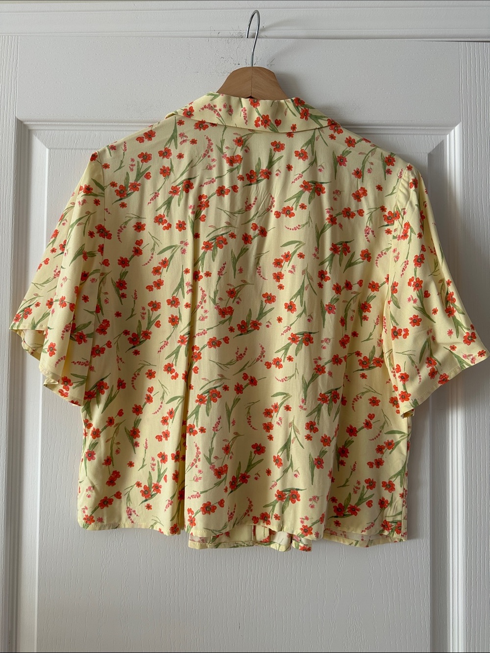 Joe Fresh Yellow Floral Short-Sleeve Crop Button-Down Blouse, Size Small - Picture 2 of 8
